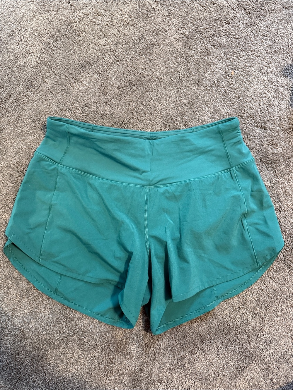 Lululemon speed up shorts
Teal color
Size 4 mid rise
4” inseam